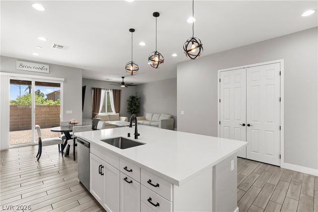 117 Barton Bay Avenue, North Las Vegas, NV 89031