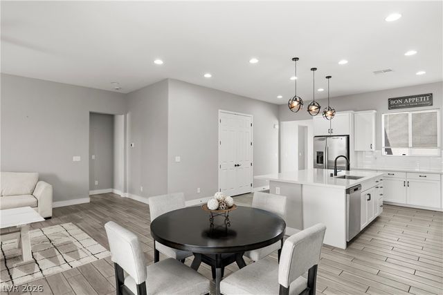 117 Barton Bay Avenue, North Las Vegas, NV 89031