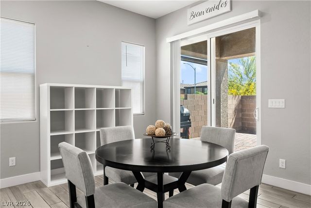 117 Barton Bay Avenue, North Las Vegas, NV 89031