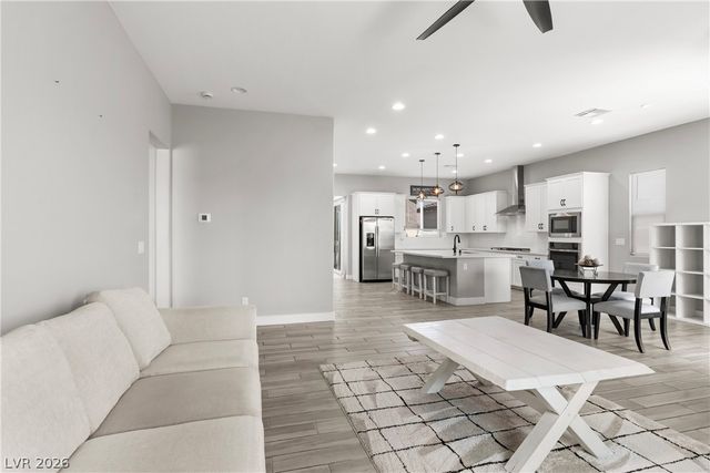 117 Barton Bay Avenue, North Las Vegas, NV 89031