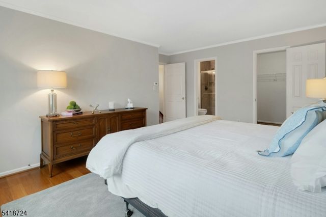 30 Coachlight Dr, Chatham Twp., NJ 07928