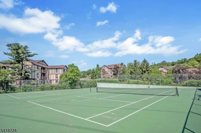 30 Coachlight Dr, Chatham Twp., NJ 07928