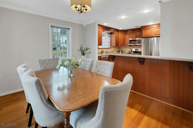 30 Coachlight Dr, Chatham Twp., NJ 07928