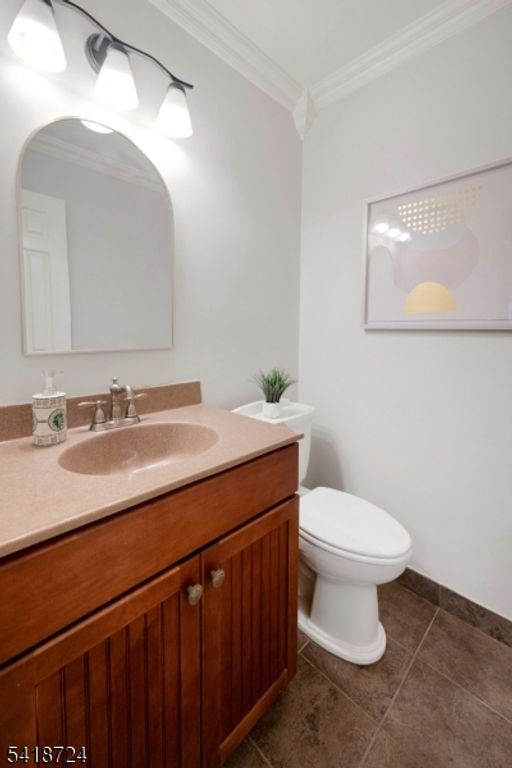 Image 11 of property listing at 30 Coachlight Dr, Chatham Twp., NJ 07928