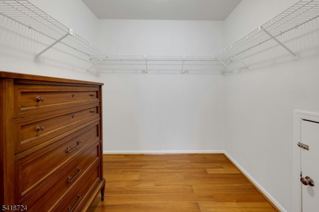 Image 16 of property listing at 30 Coachlight Dr, Chatham Twp., NJ 07928