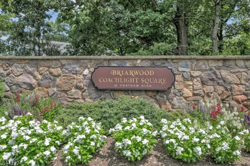 Image 25 of property listing at 30 Coachlight Dr, Chatham Twp., NJ 07928