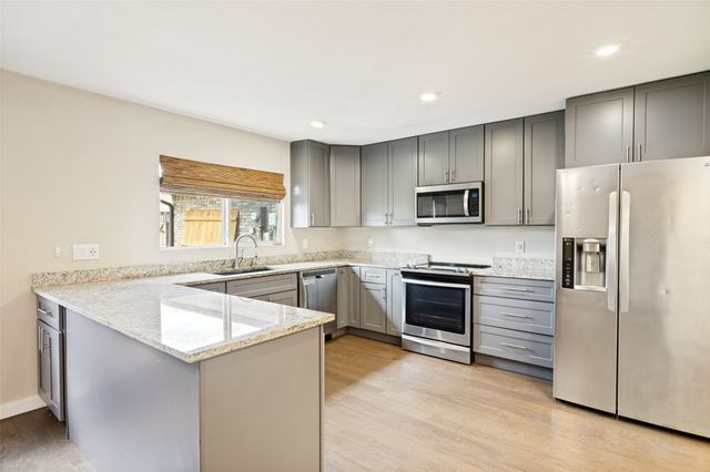 4913 Wagner Drive, The Colony, TX 75056