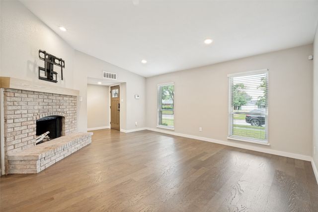 4913 Wagner Drive, The Colony, TX 75056