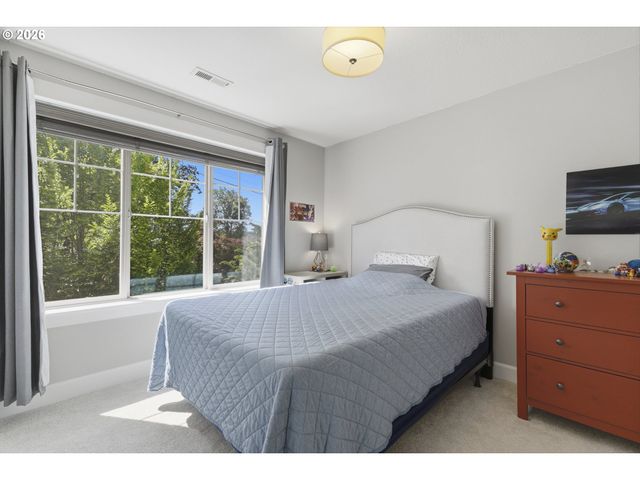 1053 YATES St, Lake Oswego, OR 97034