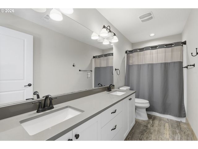 1053 YATES St, Lake Oswego, OR 97034