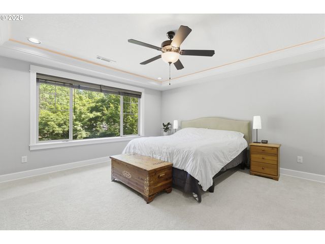 1053 YATES St, Lake Oswego, OR 97034