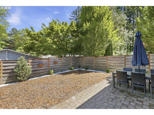 1053 YATES St, Lake Oswego, OR 97034