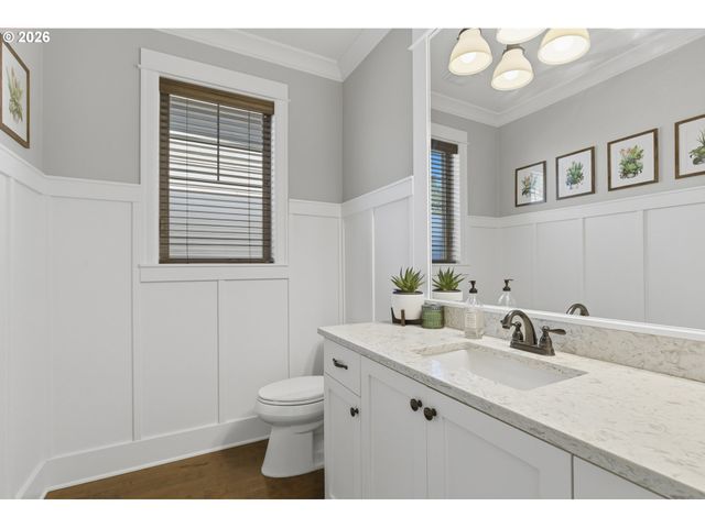 1053 YATES St, Lake Oswego, OR 97034