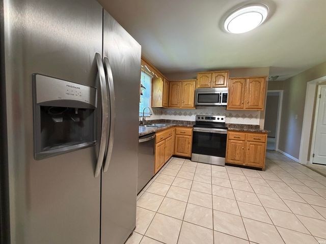2155 W Westholme Drive, Marion, IN 46952