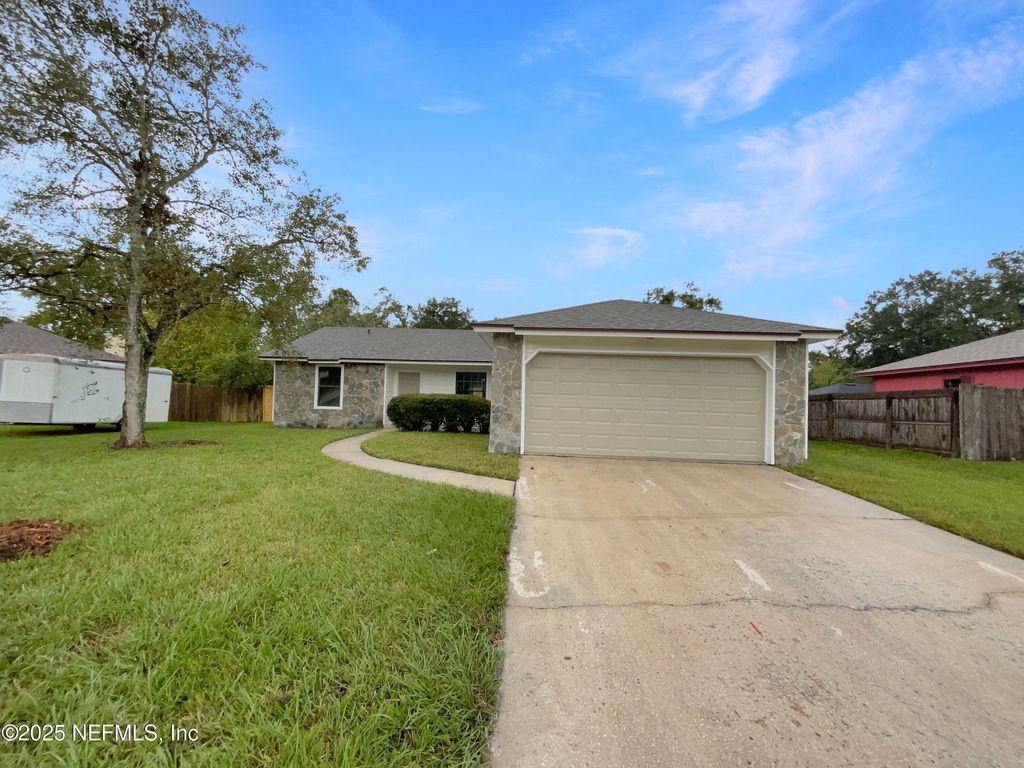 2070 TICKFORD Street, Middleburg, FL 32068
