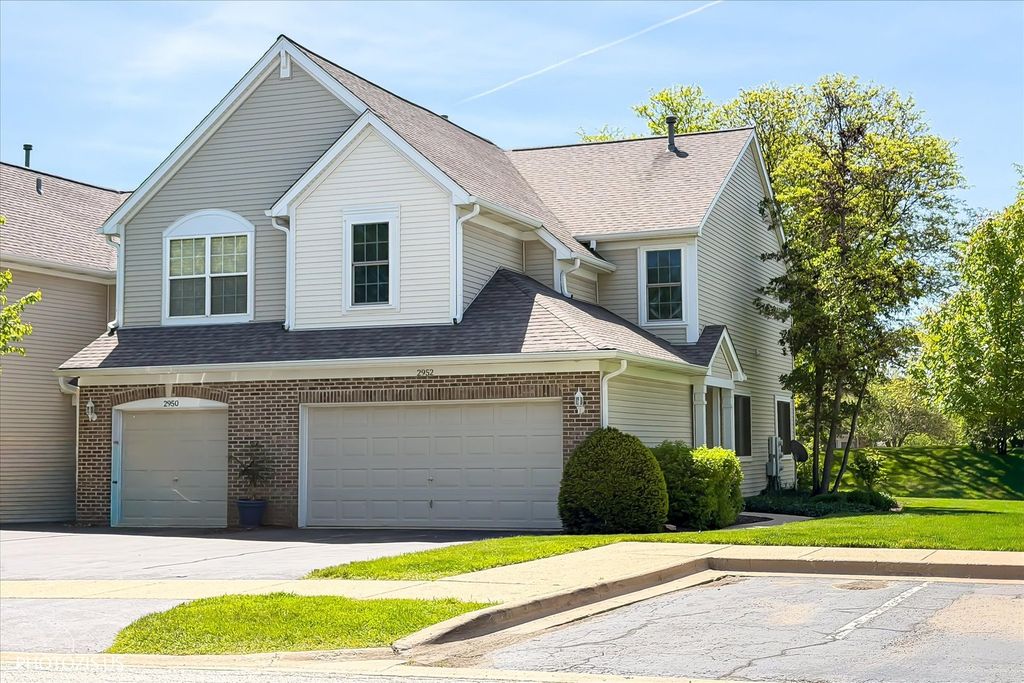 2952 WATERS EDGE Circle 2952, Aurora, IL 60504
