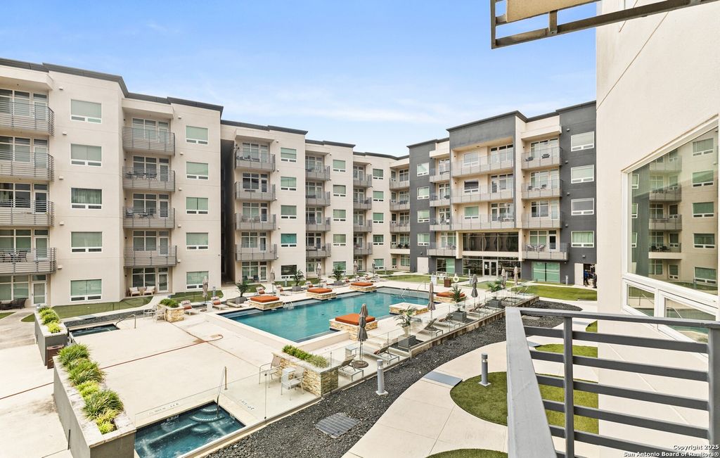 17902 La Cantera Pkwy Unit 303, San Antonio, TX 78257
