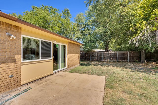 411 Mckinley Street, Cedar Hill, TX 75104