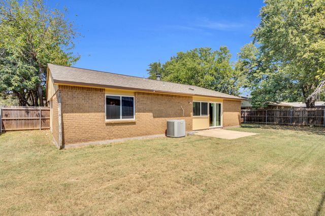 411 Mckinley Street, Cedar Hill, TX 75104