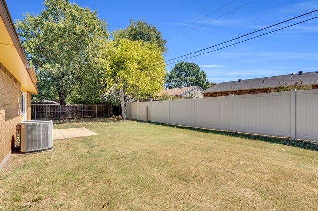411 Mckinley Street, Cedar Hill, TX 75104