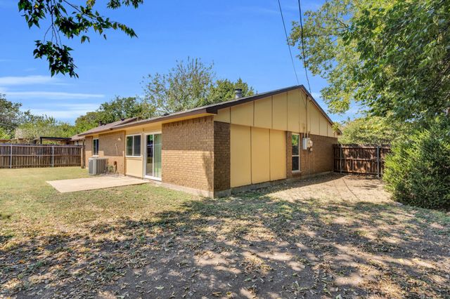 411 Mckinley Street, Cedar Hill, TX 75104