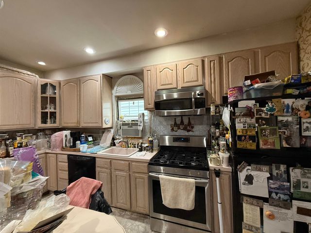 125 DANFORTH AVE, Jc, Greenville, NJ 07305