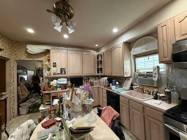 125 DANFORTH AVE, Jc, Greenville, NJ 07305