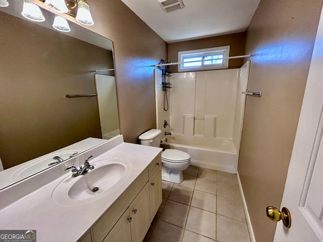 25 Heron Point, Newnan, GA 30263