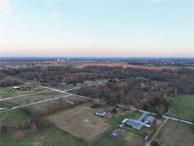 12658 Bullock Road, Bentonville, AR 72712