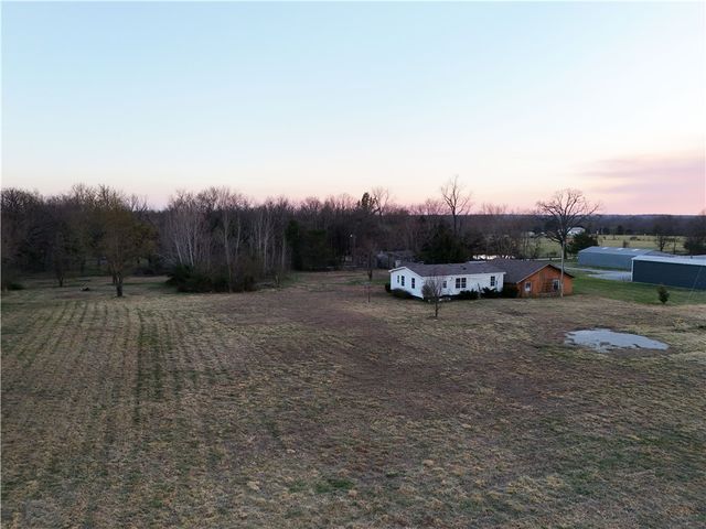 12658 Bullock Road, Bentonville, AR 72712