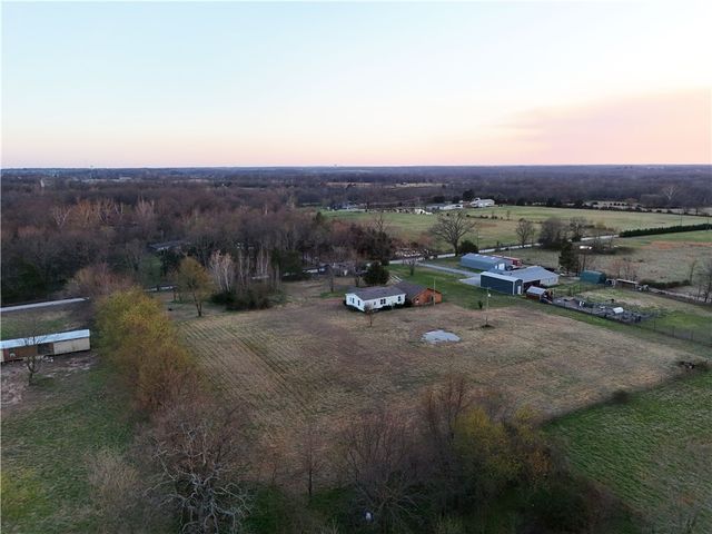 12658 Bullock Road, Bentonville, AR 72712