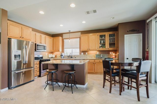 4301 Avenue J7, Lancaster, CA 93536