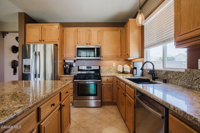 4301 Avenue J7, Lancaster, CA 93536