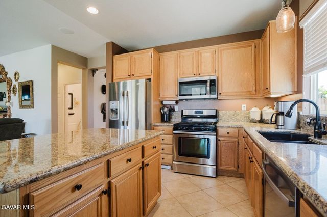 4301 Avenue J7, Lancaster, CA 93536