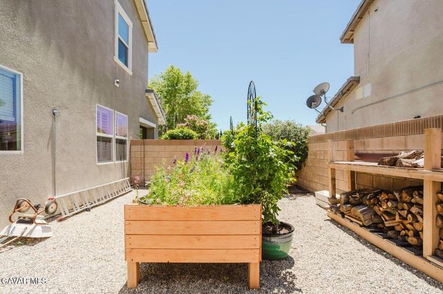 4301 Avenue J7, Lancaster, CA 93536