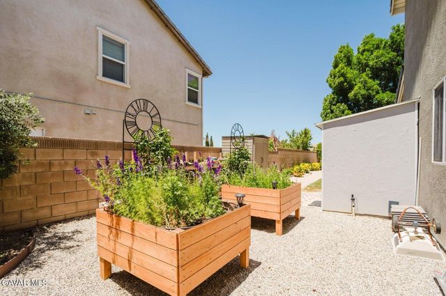 4301 Avenue J7, Lancaster, CA 93536