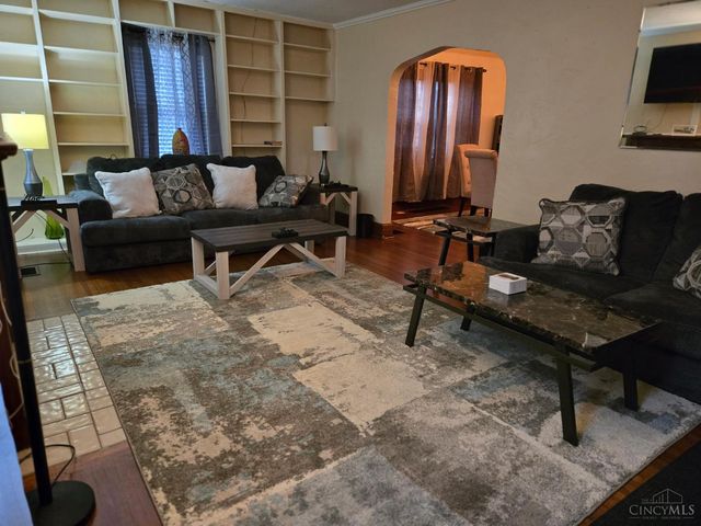 5005 Western Hills Avenue, Cincinnati, OH 45238