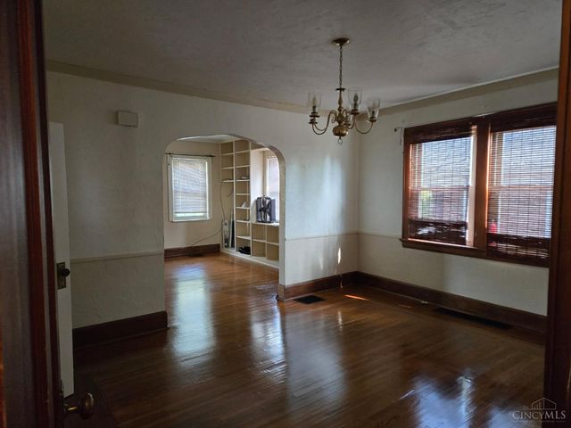 5005 Western Hills Avenue, Cincinnati, OH 45238