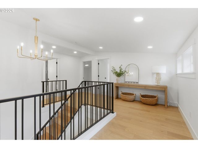 592 9TH St, Lake Oswego, OR 97034