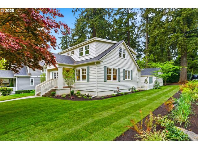 592 9TH St, Lake Oswego, OR 97034