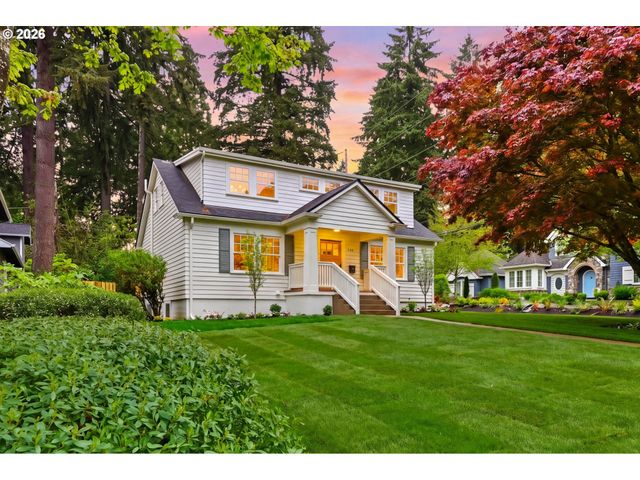 592 9TH St, Lake Oswego, OR 97034
