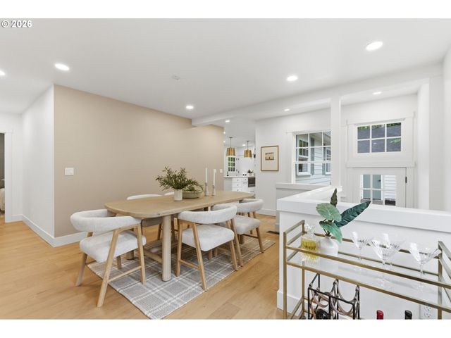 592 9TH St, Lake Oswego, OR 97034