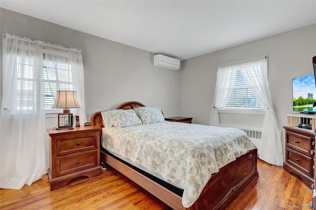 6 Sheep Pasture Lane, Massapequa, NY 11758