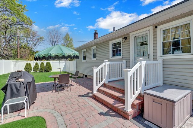 6 Sheep Pasture Lane, Massapequa, NY 11758