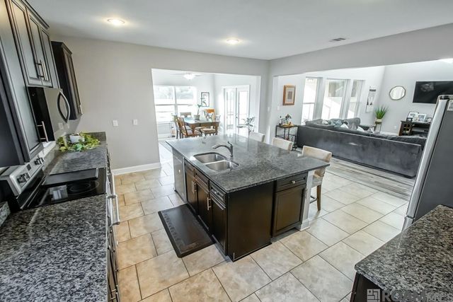 2239 St Andrews Ave, Zachary, LA 70791