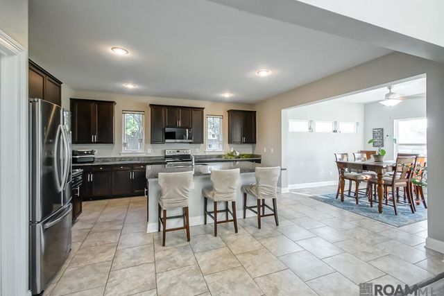2239 St Andrews Ave, Zachary, LA 70791