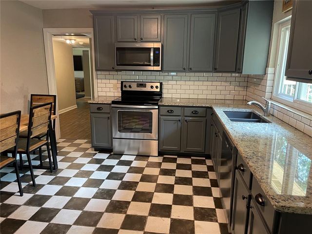 1523 NW 11TH ROAD, Gainesville, FL 32605