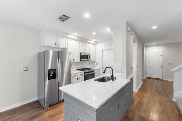 10007 BRADWELL PLACE, Tampa, FL 33626