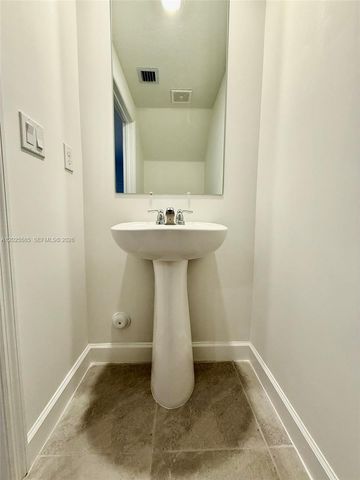 2958 Park Pl 5838, Dania Beach, FL 33312