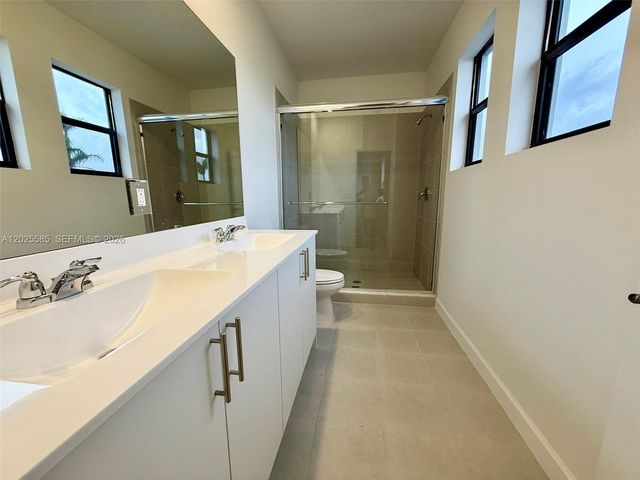 2958 Park Pl 5838, Dania Beach, FL 33312